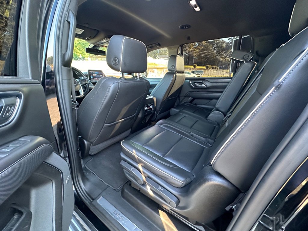 Used 2021 GMC Yukon XL SLT image 8