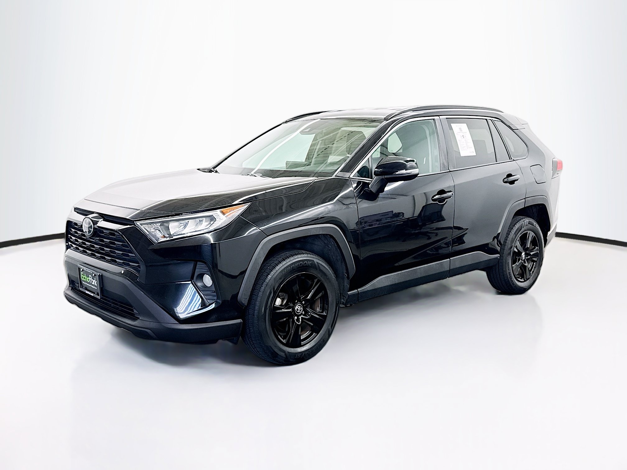 Used 2021 Toyota RAV4 XLE FWD image 3