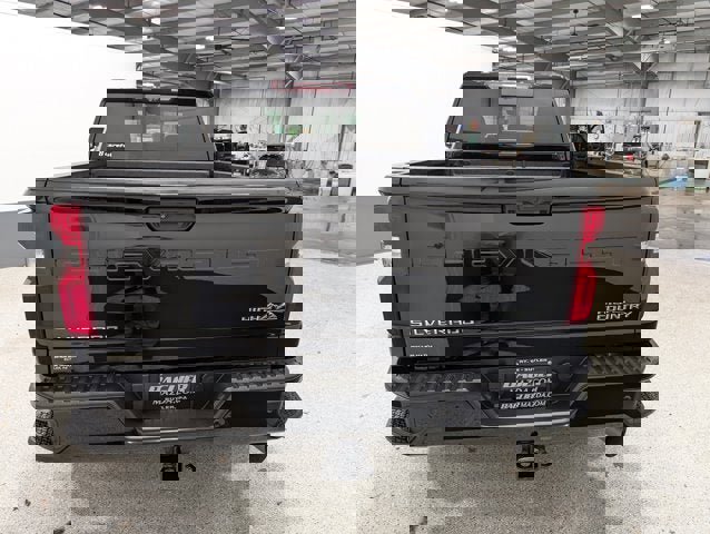 Used 2023 Chevrolet Silverado 3500 High Country w/ Z71 Off-Road Package image 4