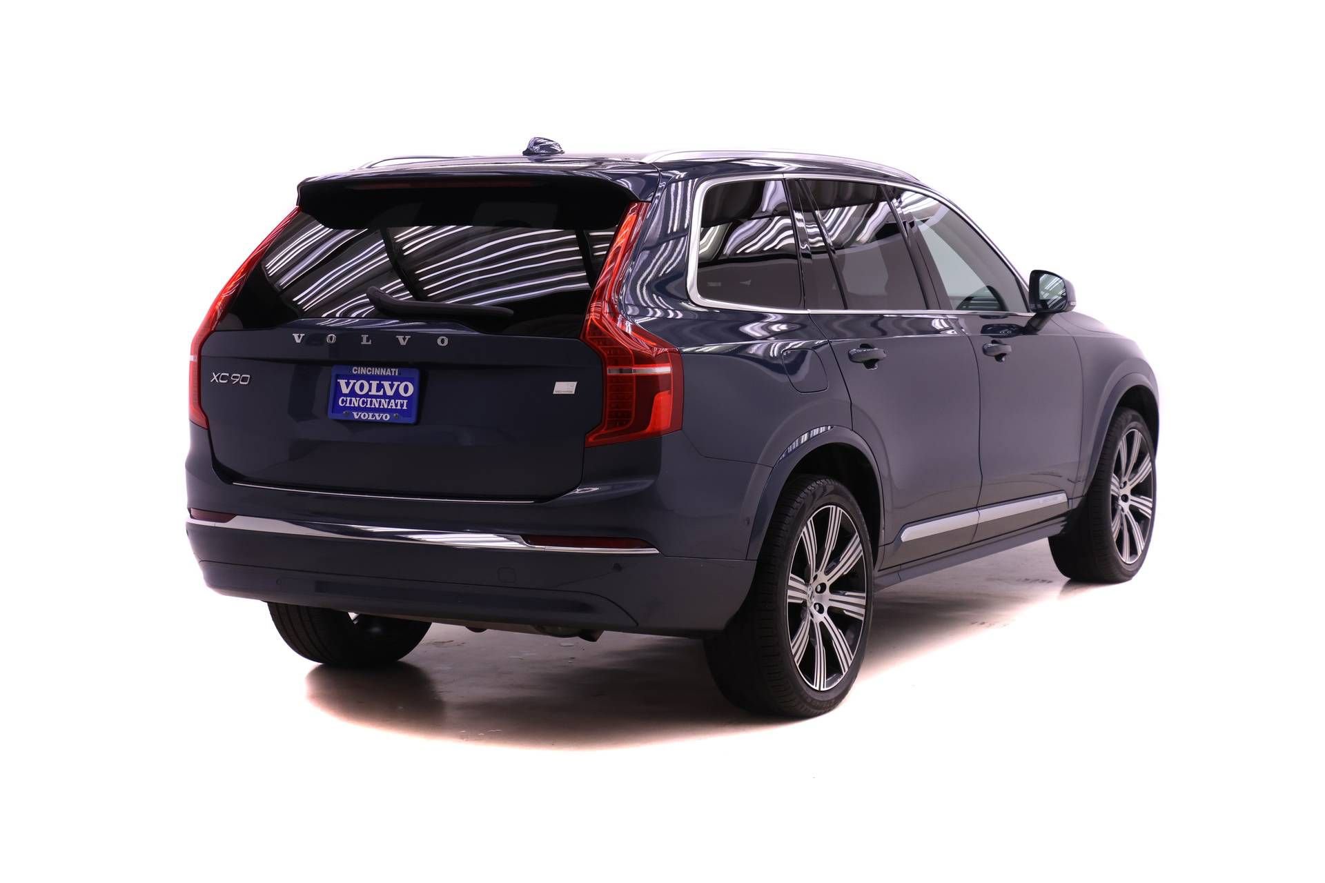 Certified 2023 Volvo XC90 T8 Plus w/ Protection Package Premier image 4