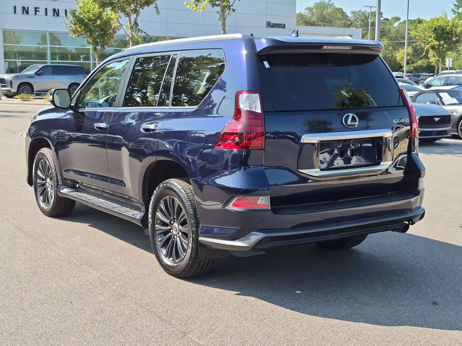 Used 2022 Lexus GX 460 Premium w/ Accessory Package AWD/4WD image 5