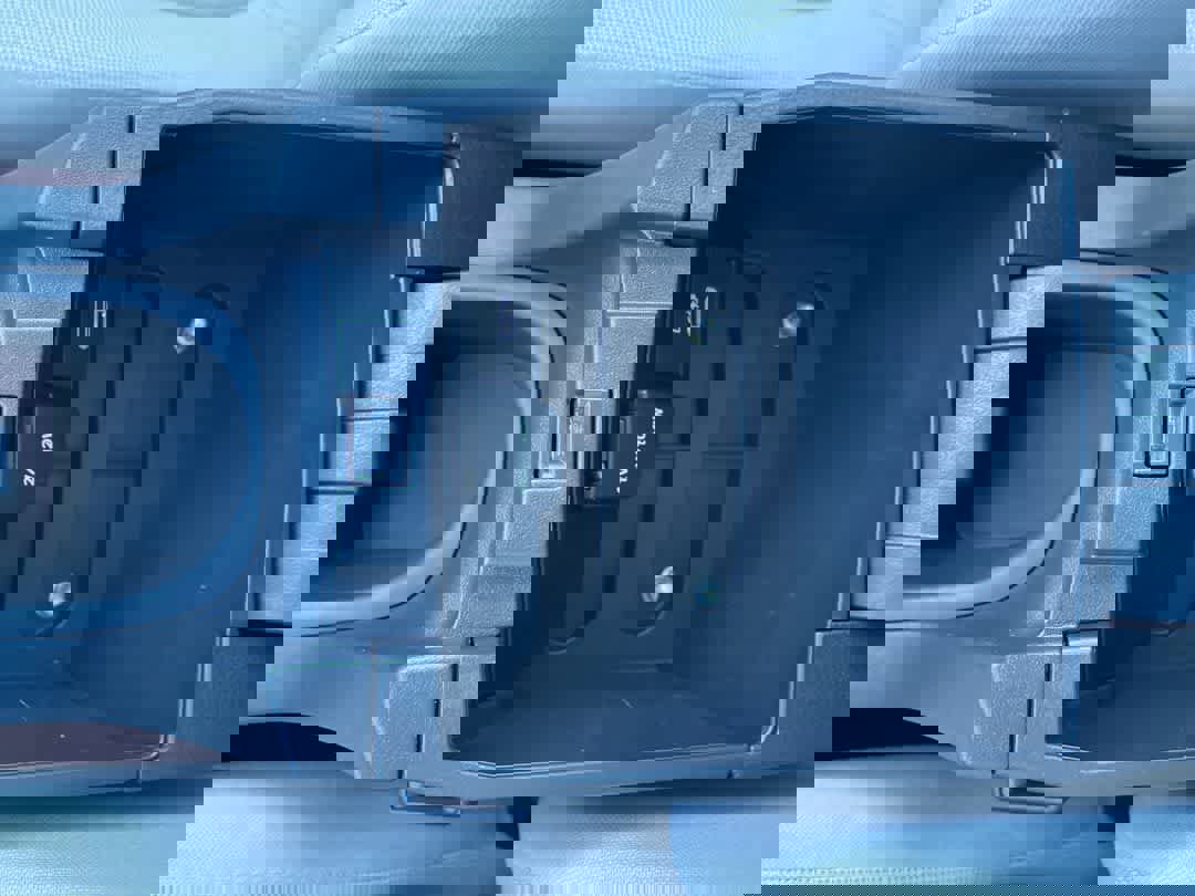 Used 2025 Toyota Corolla Cross LE image 20