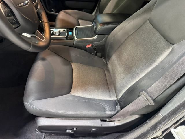 Used 2023 Chrysler 300 Touring w/ Sport Appearance Package RWD image 21
