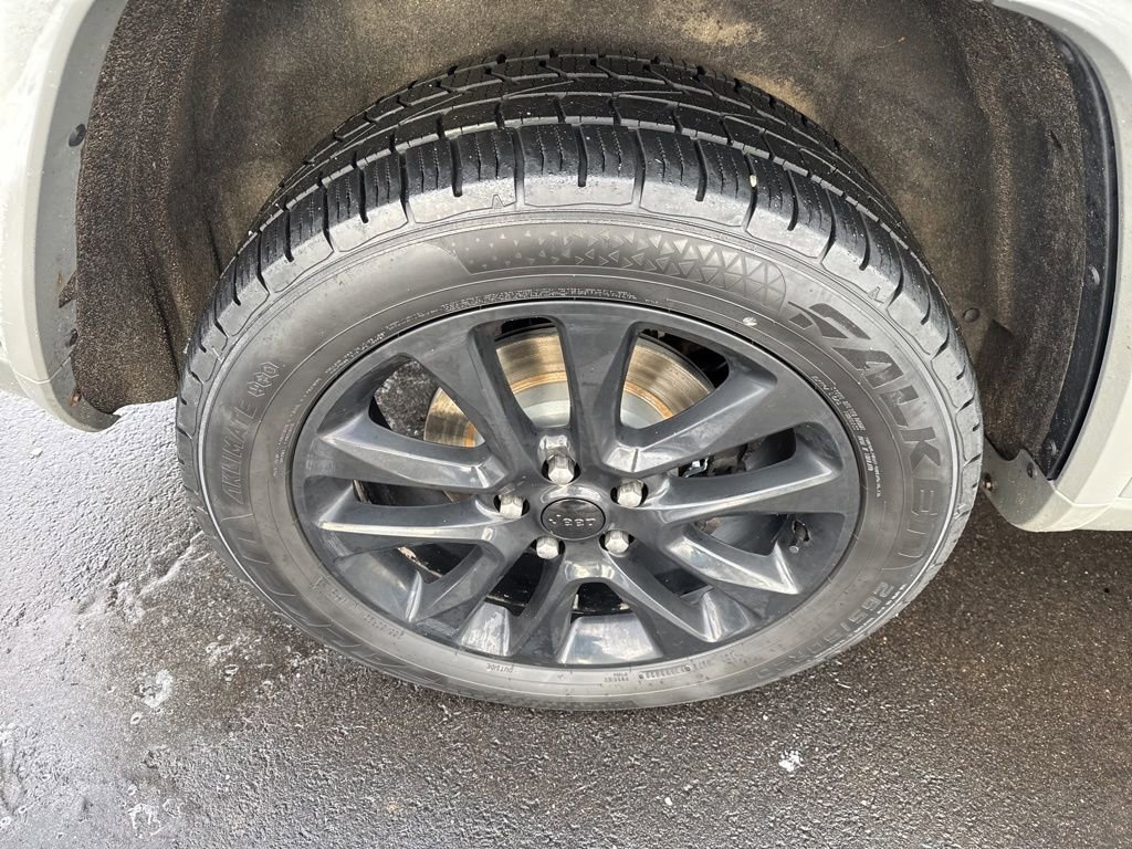 Used 2020 Jeep Grand Cherokee Altitude image 13