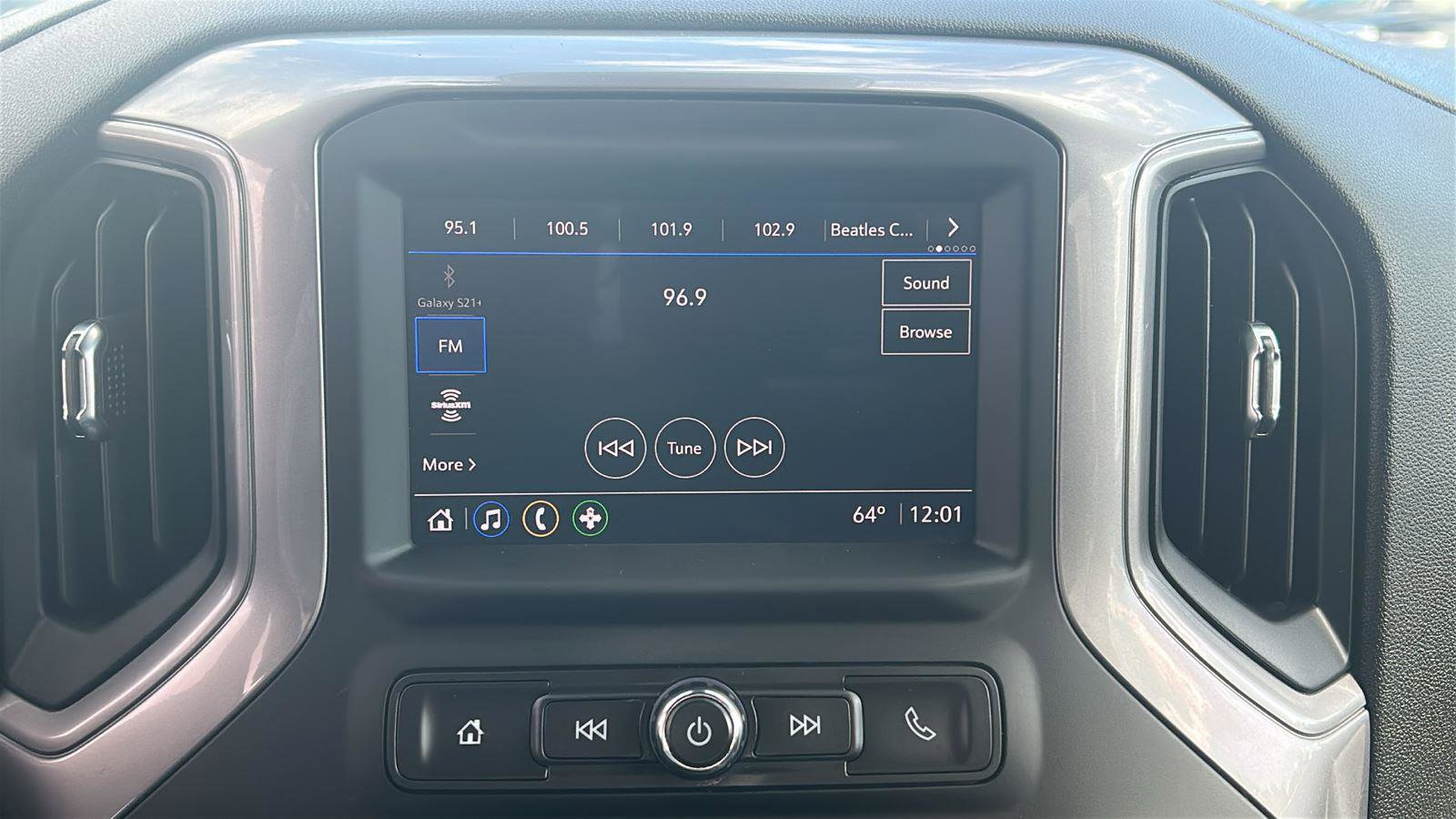 Certified 2022 Chevrolet Silverado 1500 Custom image 20