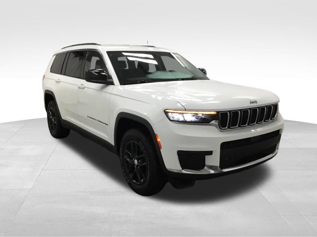 Used 2022 Jeep Grand Cherokee L Laredo w/ Luxury Tech Group I AWD/4WD image 3