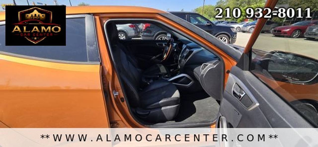 Used 2013 Hyundai Veloster w/ Style Pkg FWD image 12