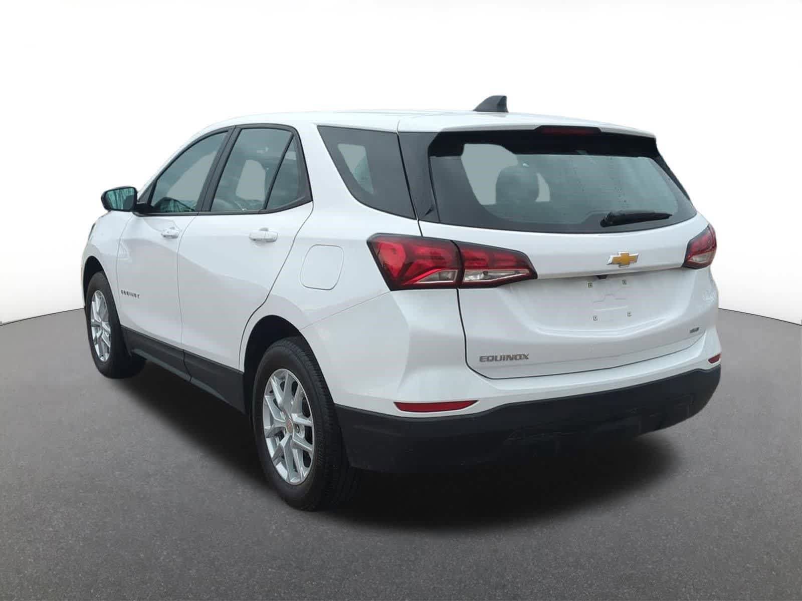 Used 2023 Chevrolet Equinox LS w/ LPO, Floor Liner Package AWD/4WD image 4