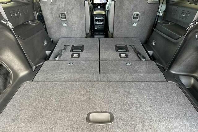 New 2026 Jeep Grand Cherokee L Limited AWD/4WD image 13