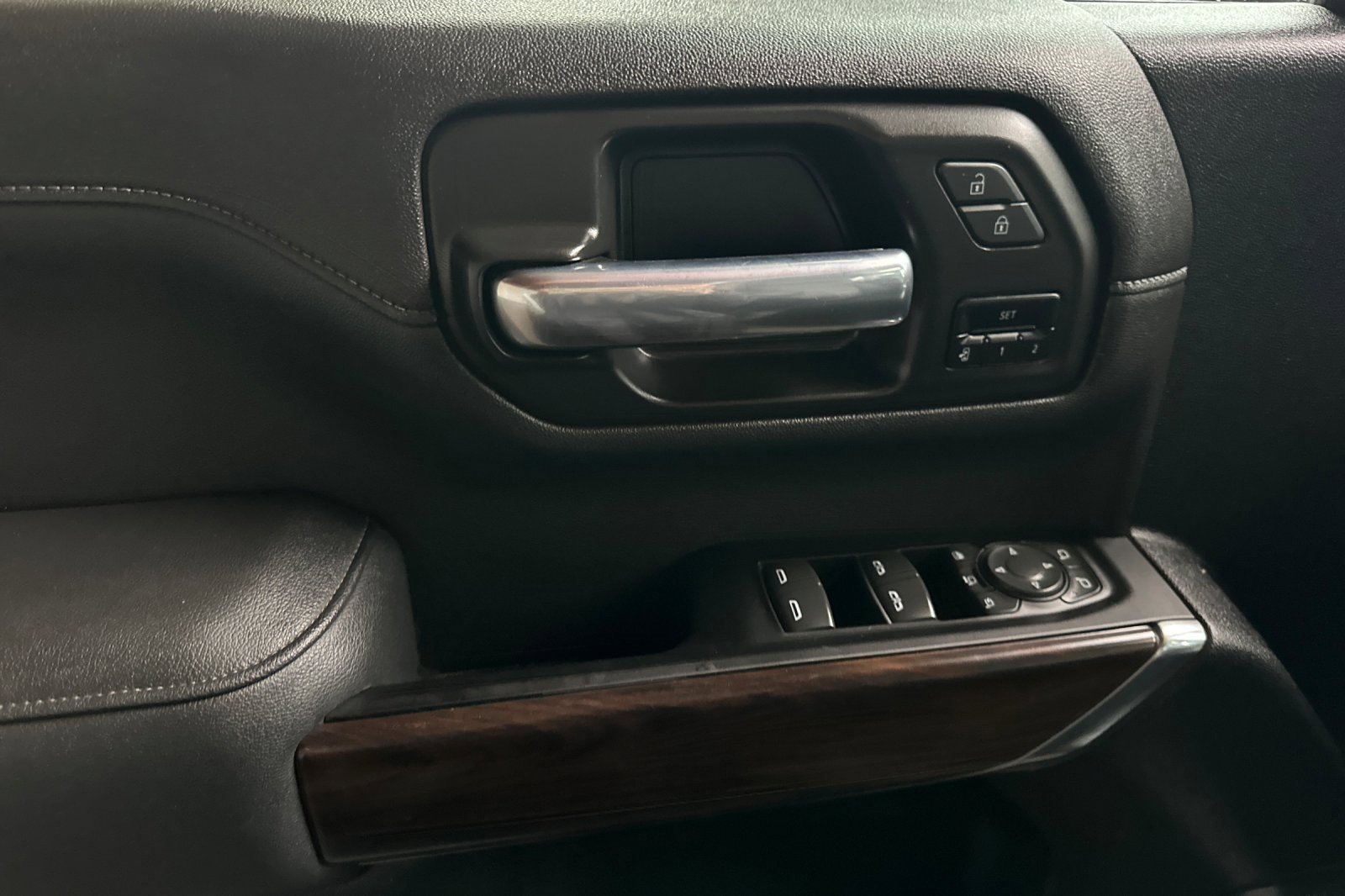 Used 2023 GMC Sierra 2500 SLT w/ SLT Convenience Package image 11