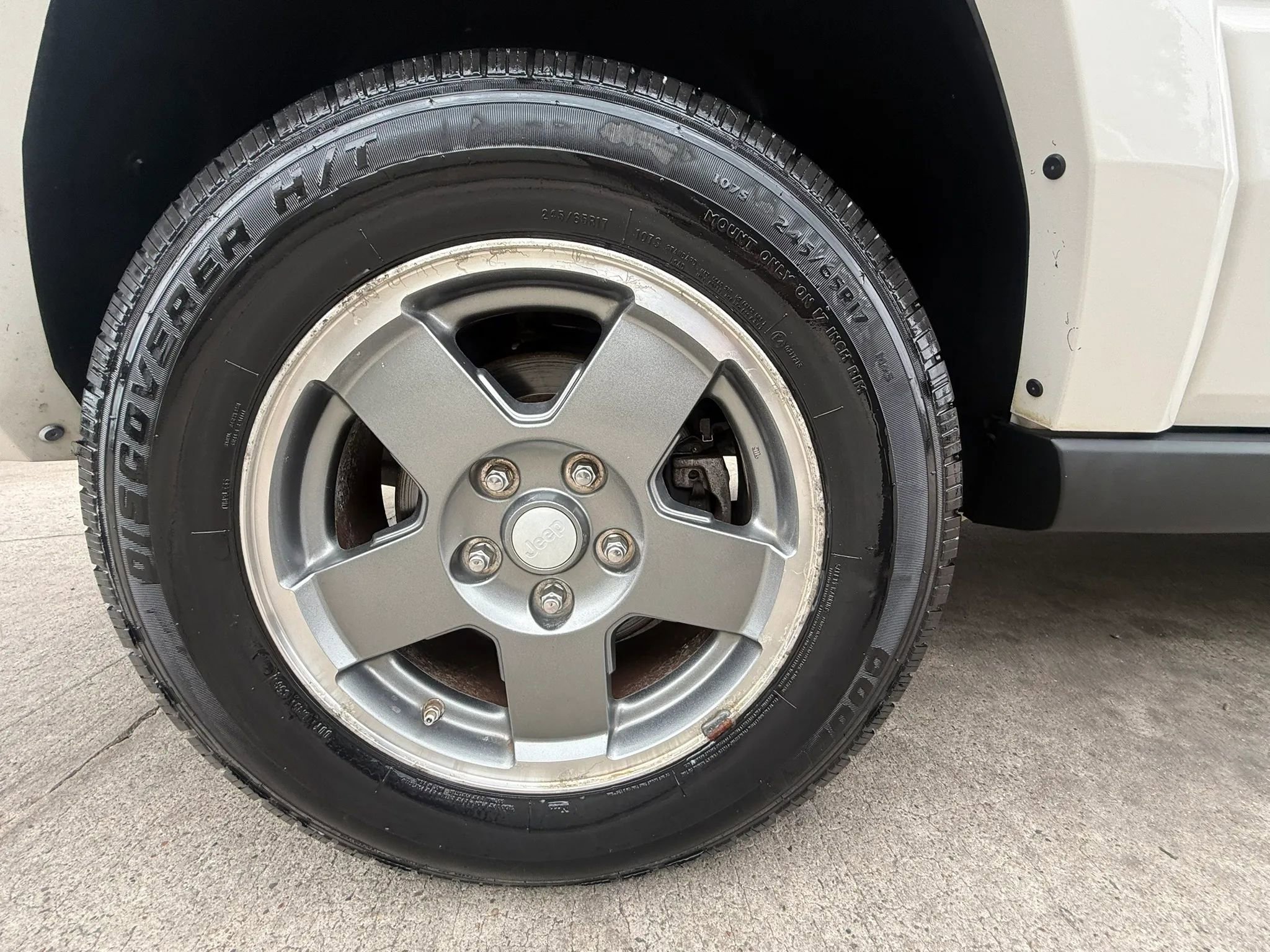 Used 2007 Jeep Commander Sport RWD image 20