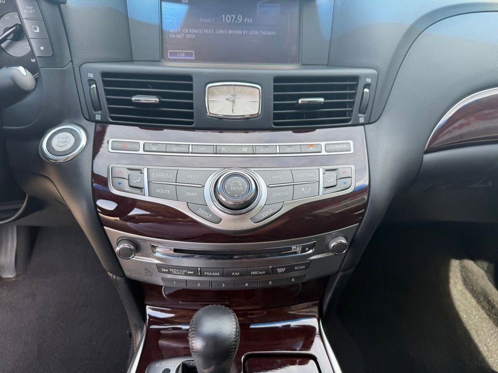 Used 2015 INFINITI Q70 3.7 RWD image 13