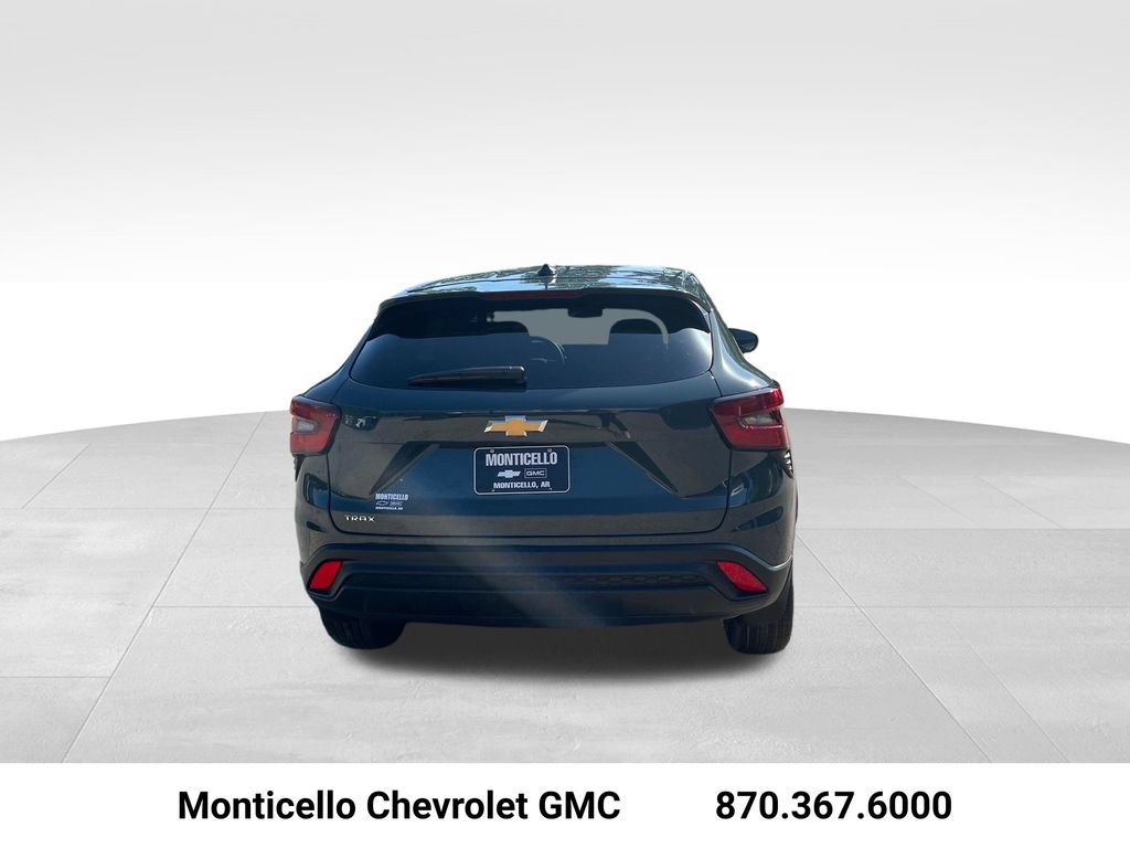 New 2026 Chevrolet Trax LS w/ LS Convenience Package FWD image 4