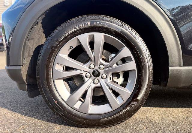 Certified 2023 Ford Explorer XLT w/ Equipment Group 202A AWD/4WD image 3