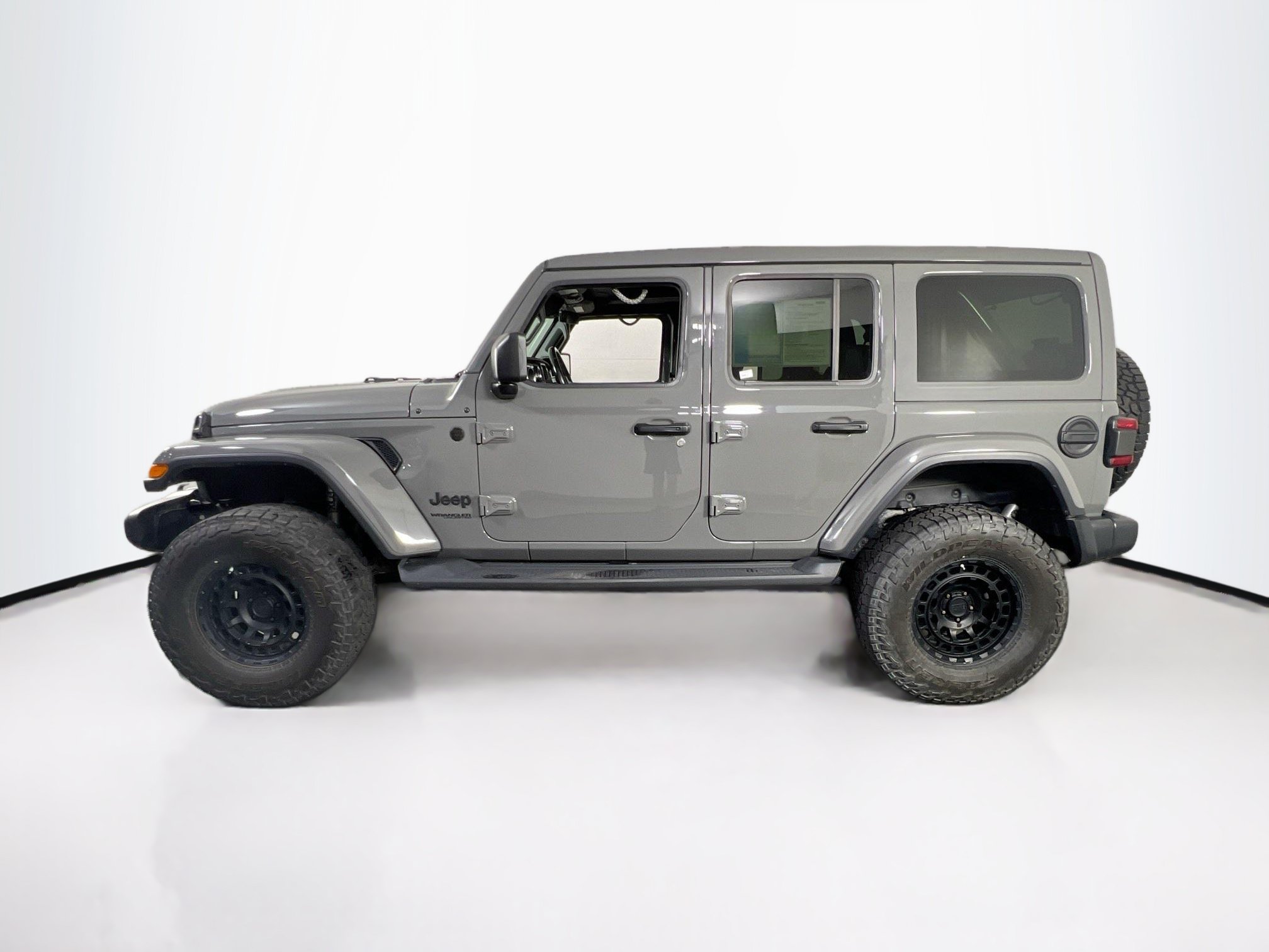 Used 2020 Jeep Wrangler Unlimited Sahara AWD/4WD image 8
