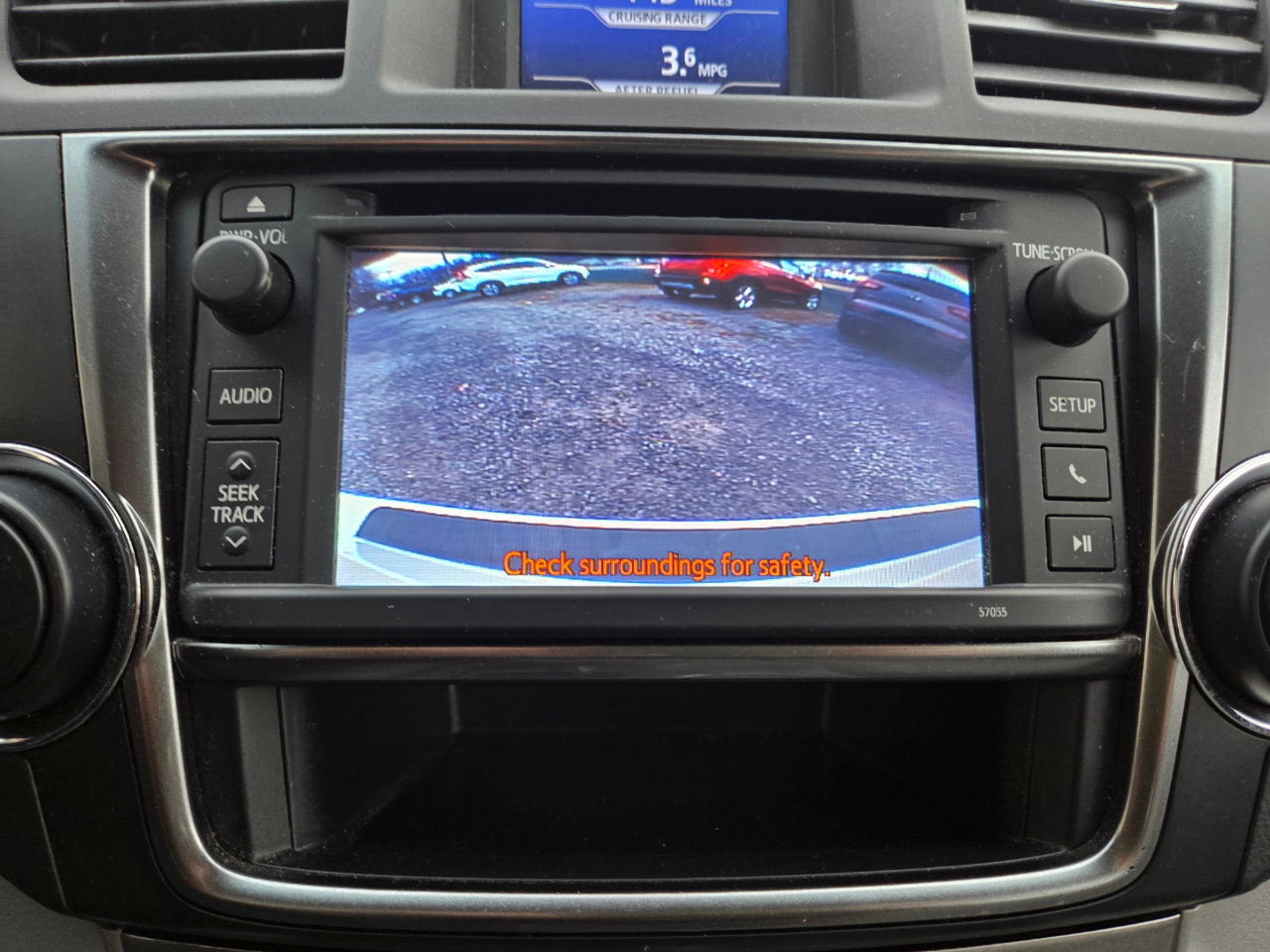 Used 2013 Toyota Highlander SE image 16