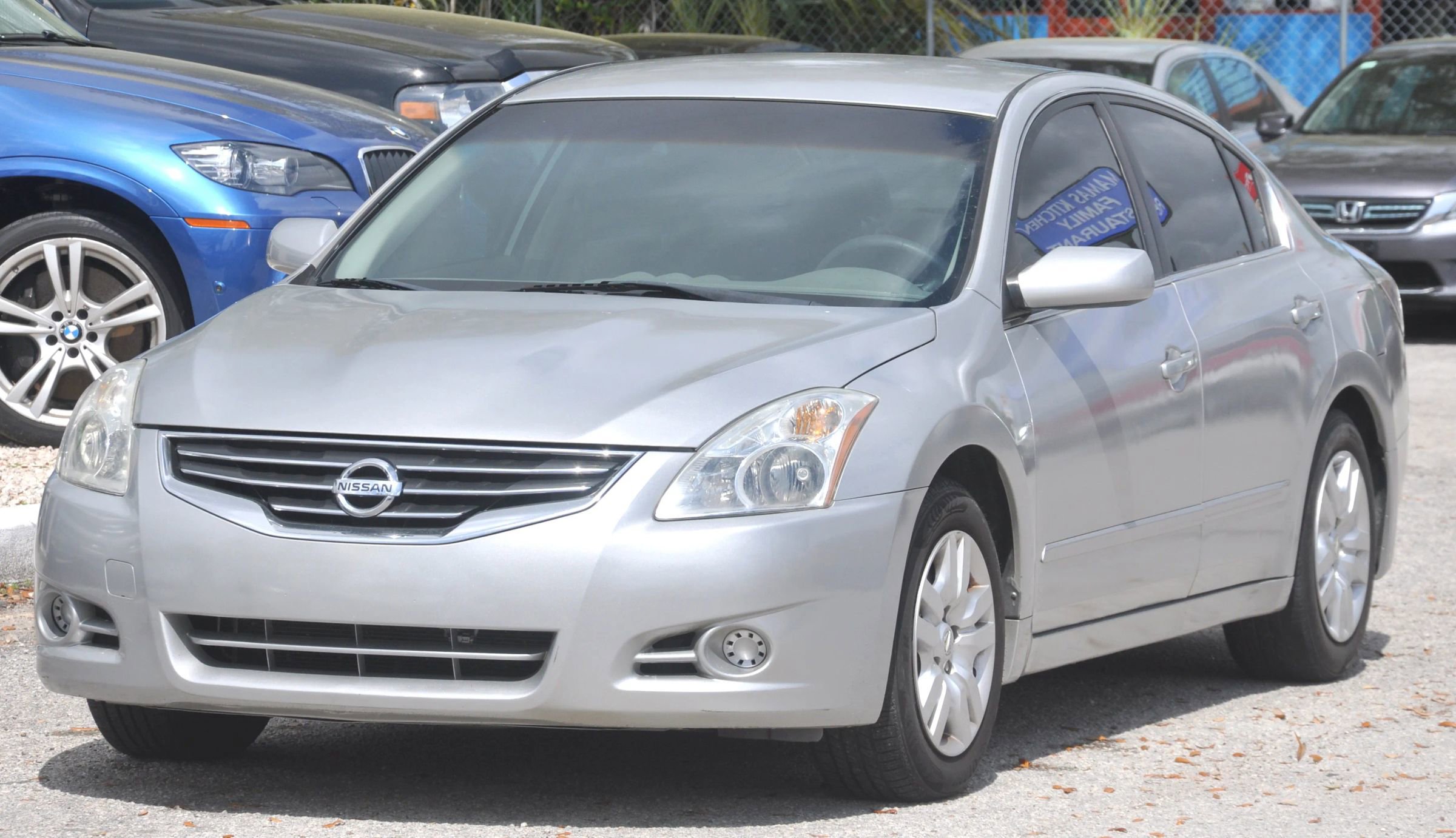 Used 2012 Nissan Altima 2.5 FWD image 2