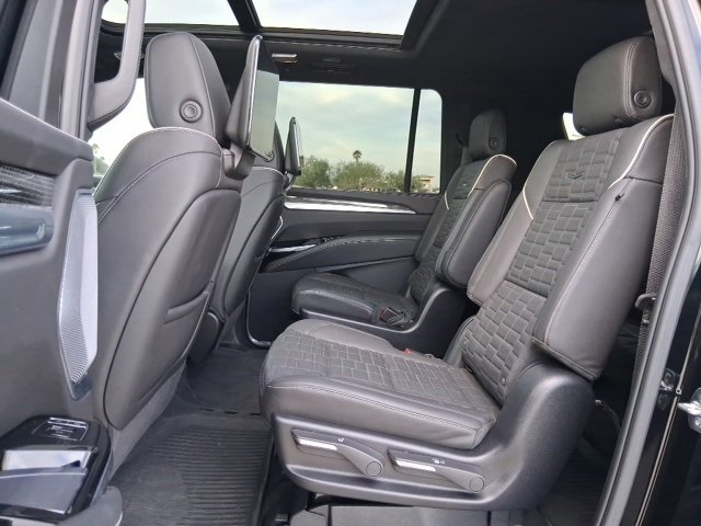 Used 2025 Cadillac Escalade ESV V image 20