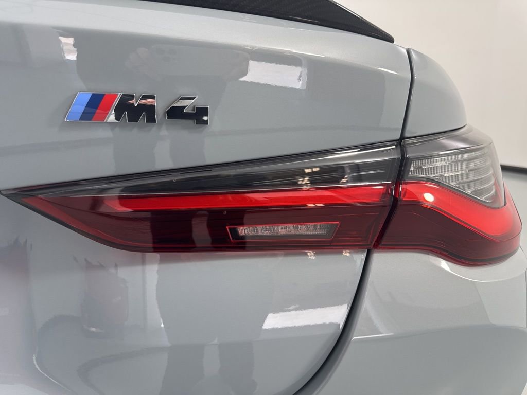 Used 2022 BMW M4 Coupe w/ M Carbon Exterior Package image 9
