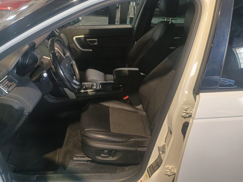 Used 2019 Land Rover Discovery Sport SE AWD/4WD image 11