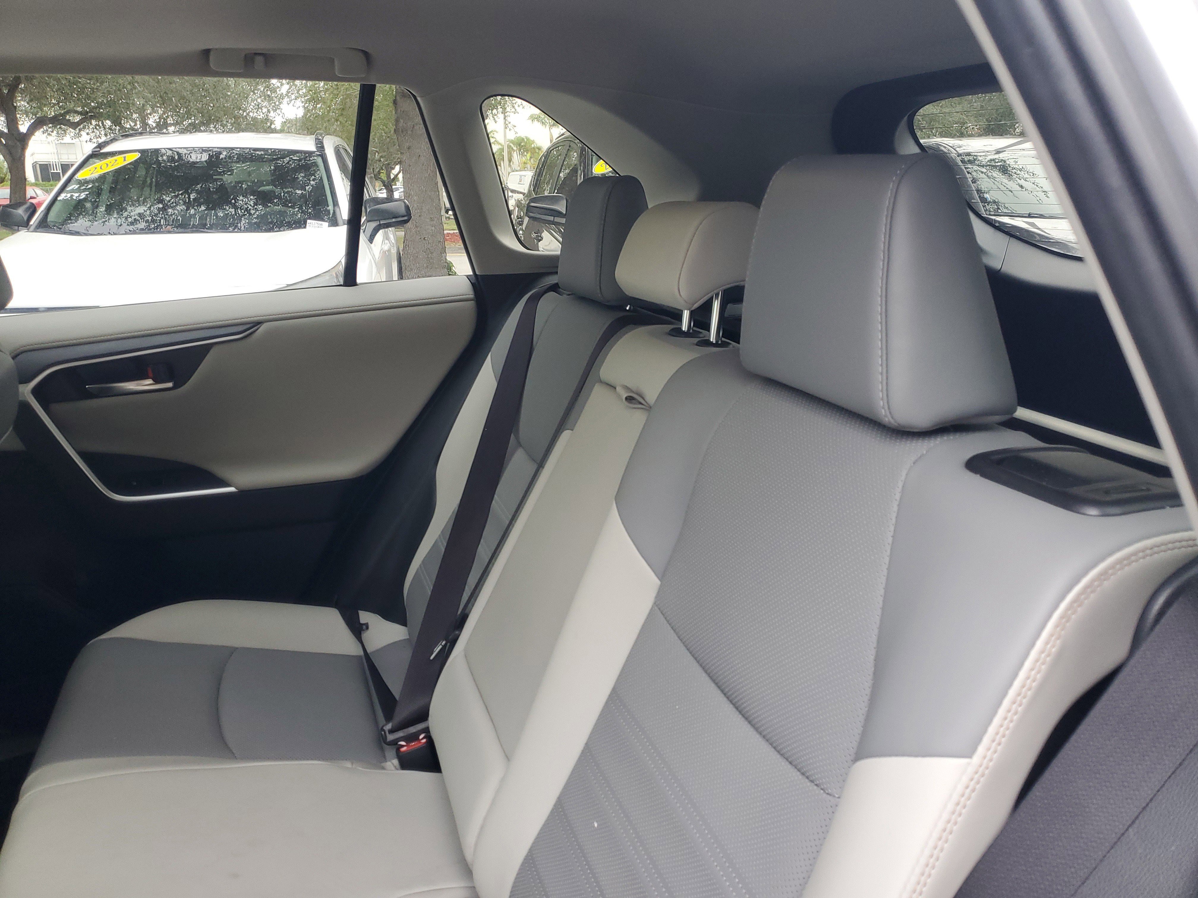 Used 2023 Toyota RAV4 Limited image 11