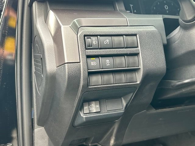 Certified 2025 Toyota Tacoma SR5 AWD/4WD image 23