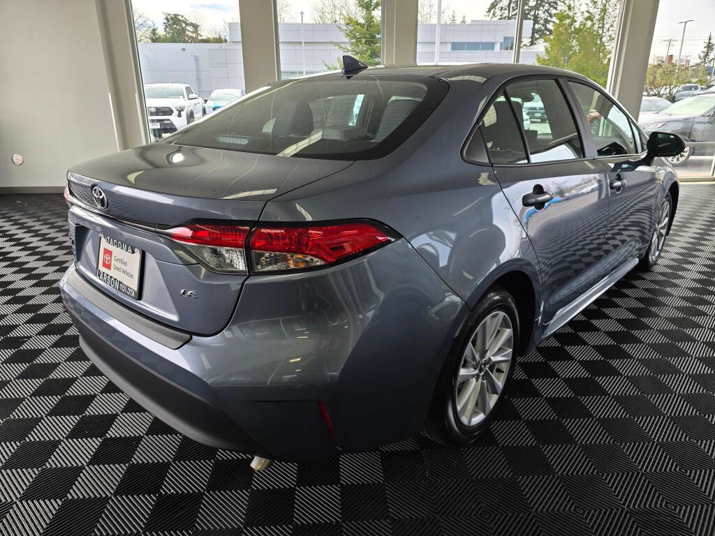 Used 2025 Toyota Corolla LE w/ LE Premium Package image 3