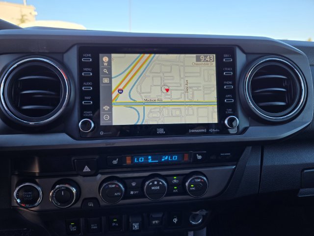 Used 2020 Toyota Tacoma TRD Off-Road w/ TRD Premium Off Road Package AWD/4WD image 16