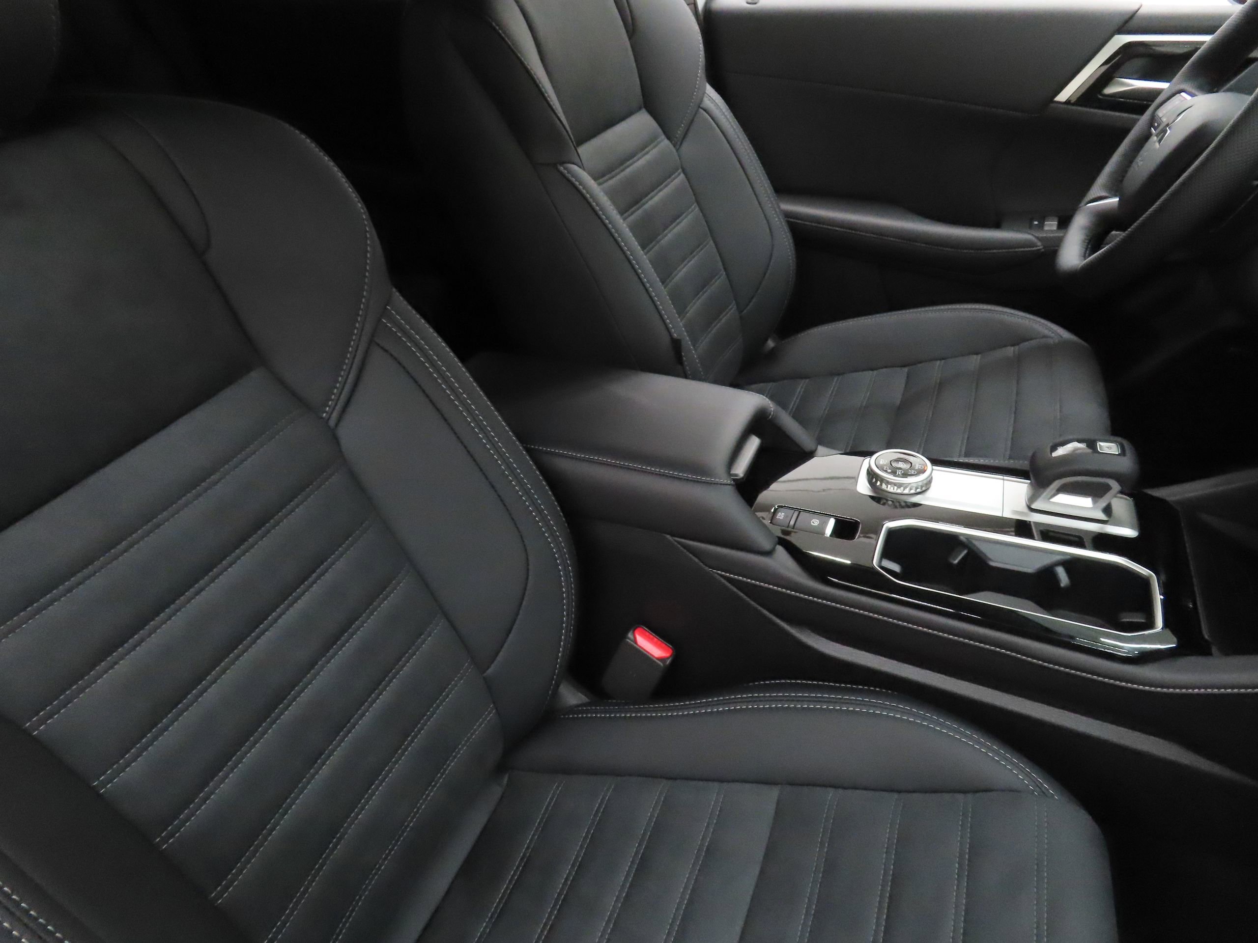 New 2026 Mitsubishi Outlander SE AWD/4WD image 24