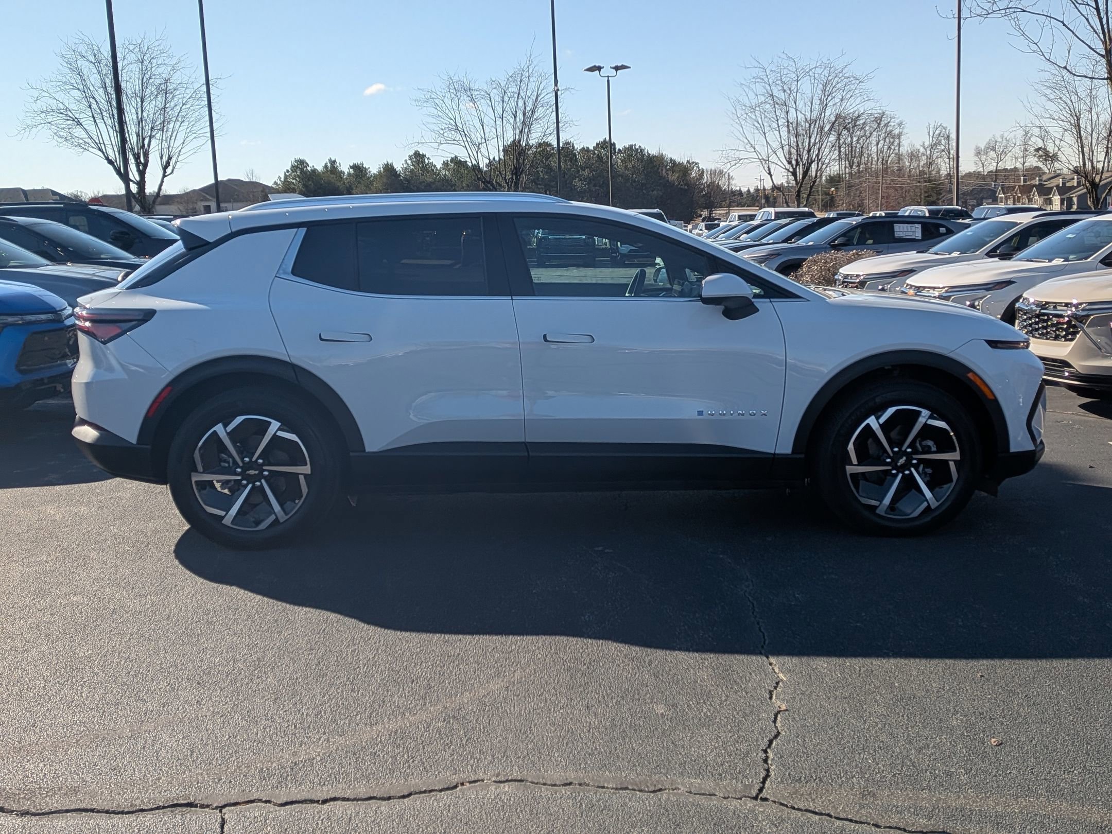 New 2026 Chevrolet Equinox EV LT image 8