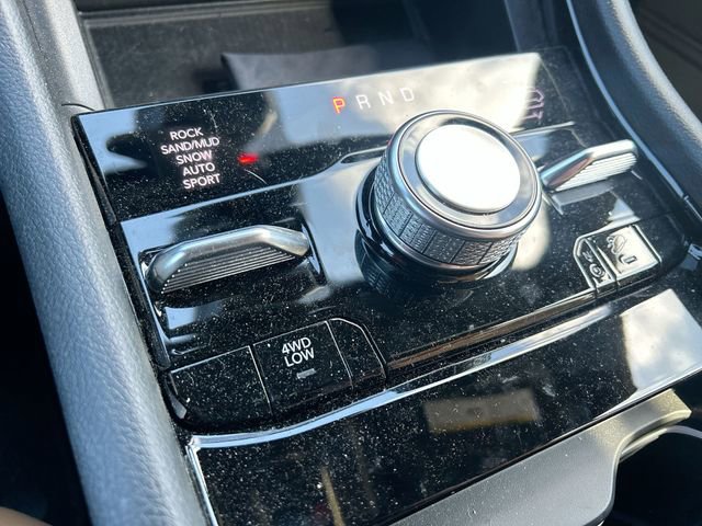 Used 2025 Jeep Grand Cherokee L Summit w/ Luxury Tech Group V AWD/4WD image 25