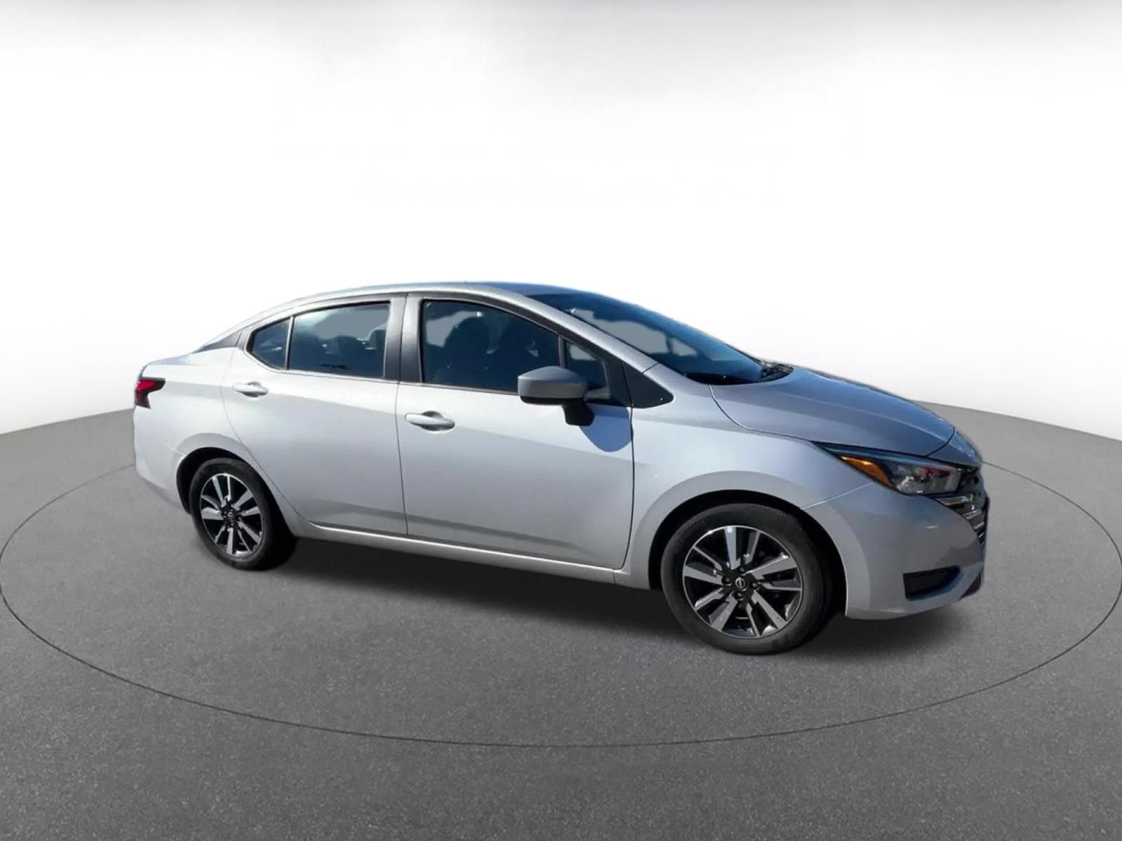 Used 2025 Nissan Versa SV FWD video 2