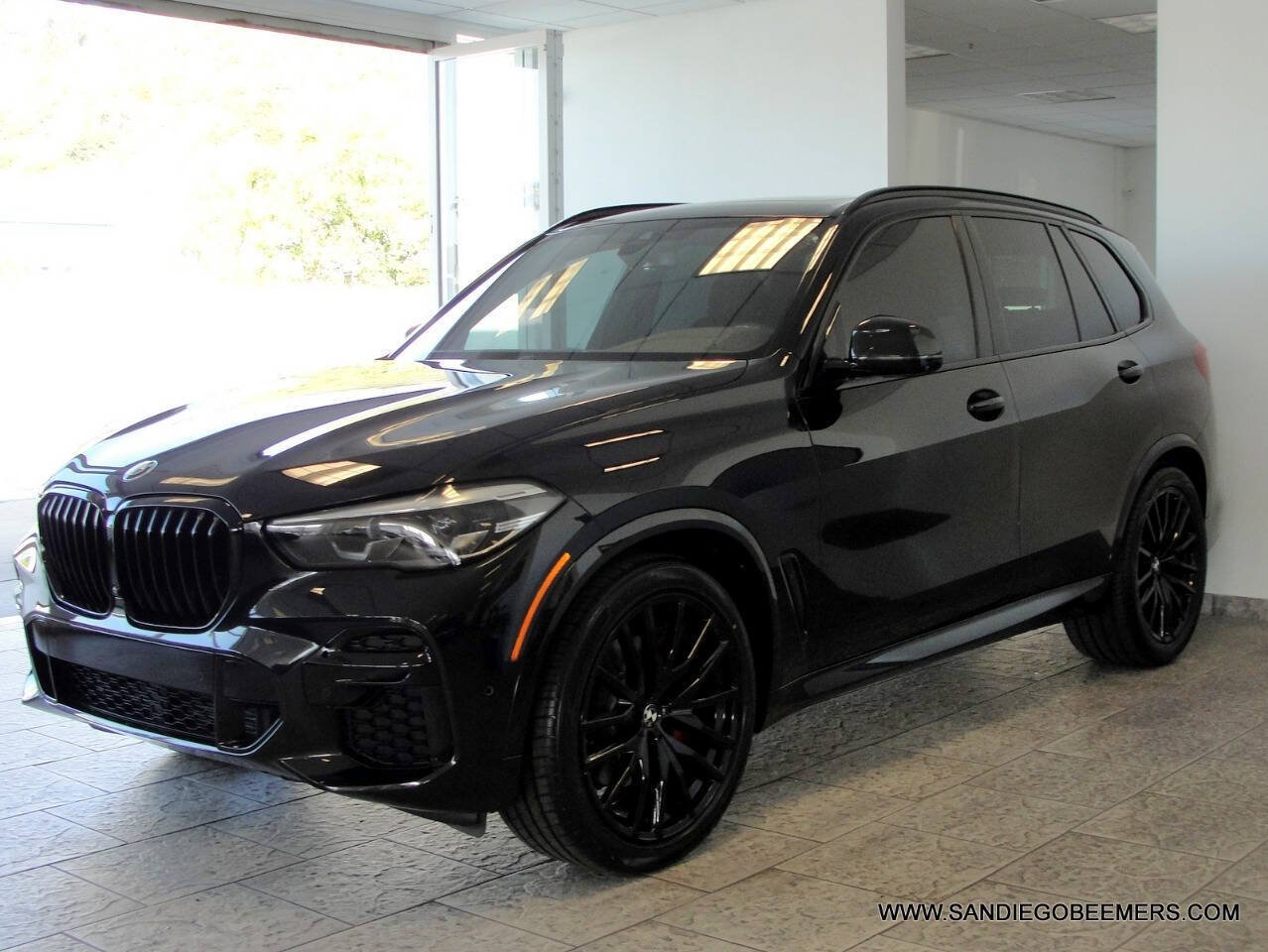 Used 2022 BMW X5 xDrive40i w/ M Sport Package AWD/4WD image 29