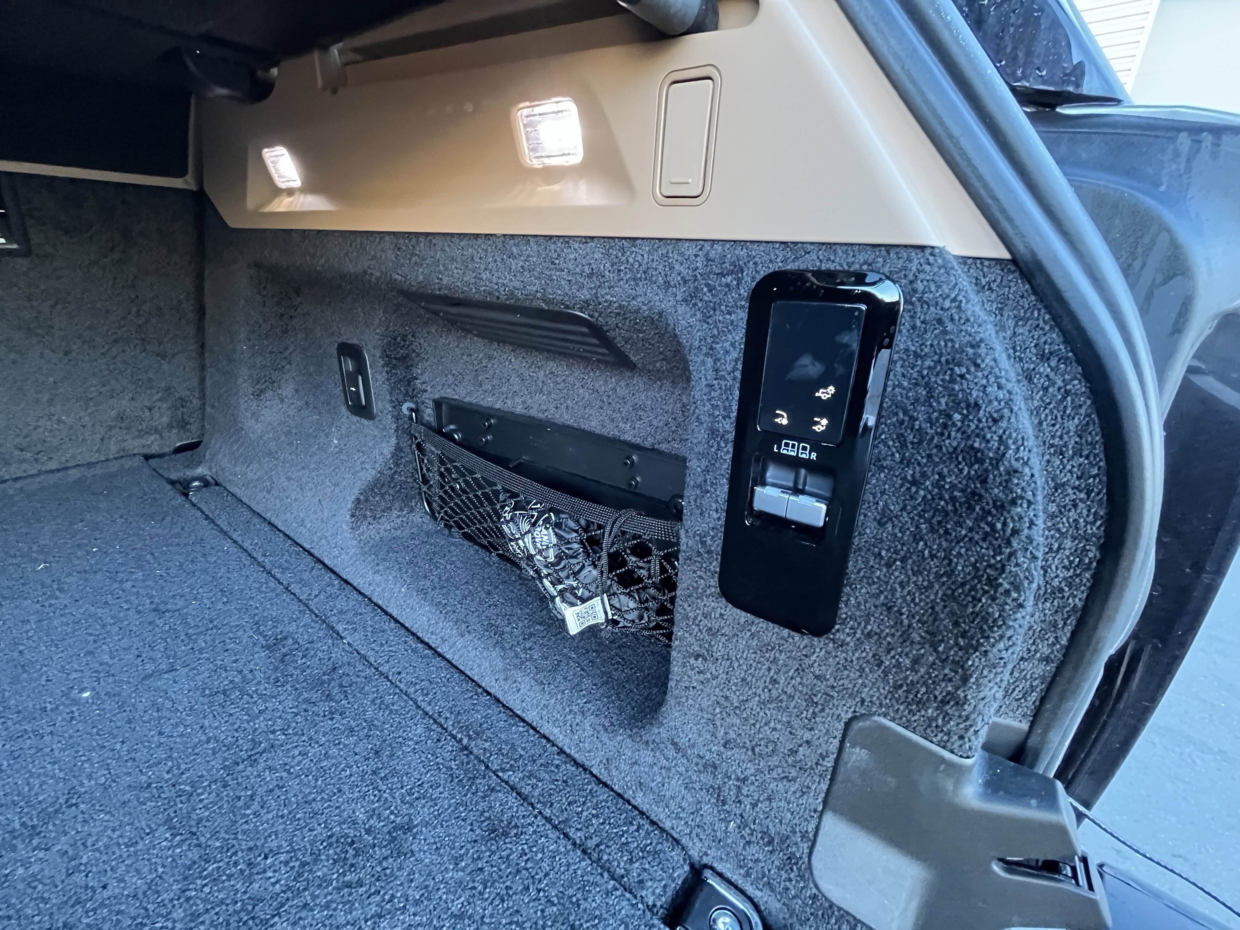 Certified 2023 Land Rover Range Rover SE image 33