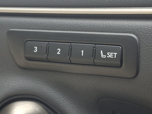 Certified 2023 Lexus ES 300h w/ Premium Package FWD image 28