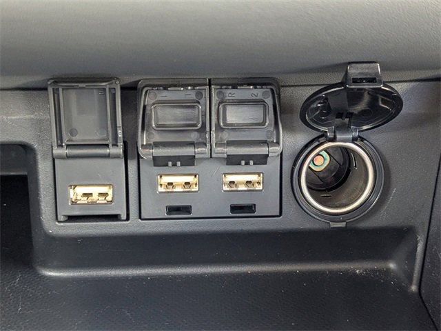 Used 2020 Toyota Highlander XLE image 28