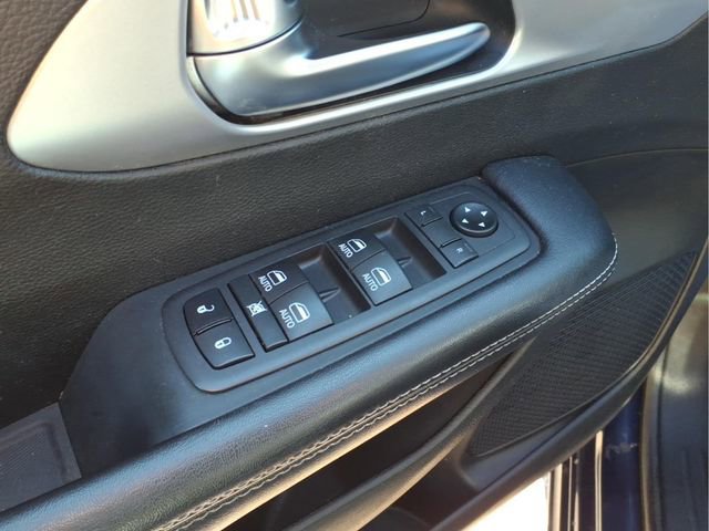 Used 2019 Chrysler Pacifica Touring-L Plus w/ Advanced Safetytec Group FWD image 12