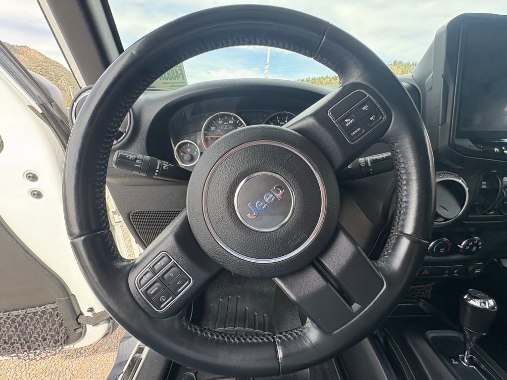 Used 2016 Jeep Wrangler Unlimited Sahara w/ Connectivity Group image 27