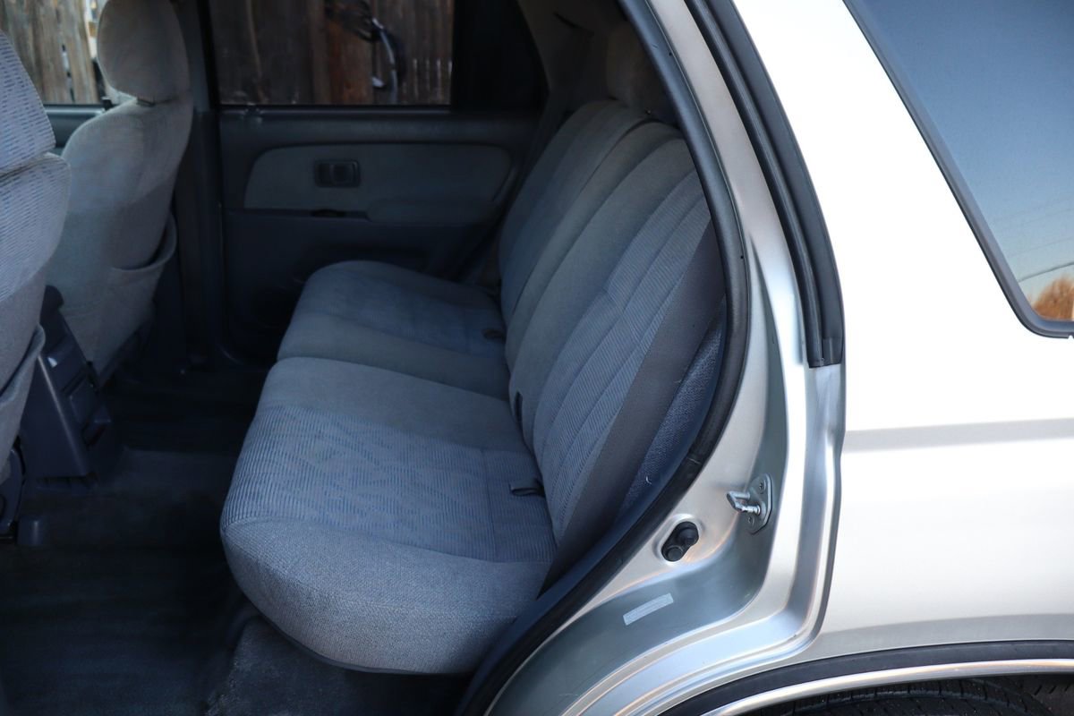Used 2000 Toyota 4Runner SR5 image 20