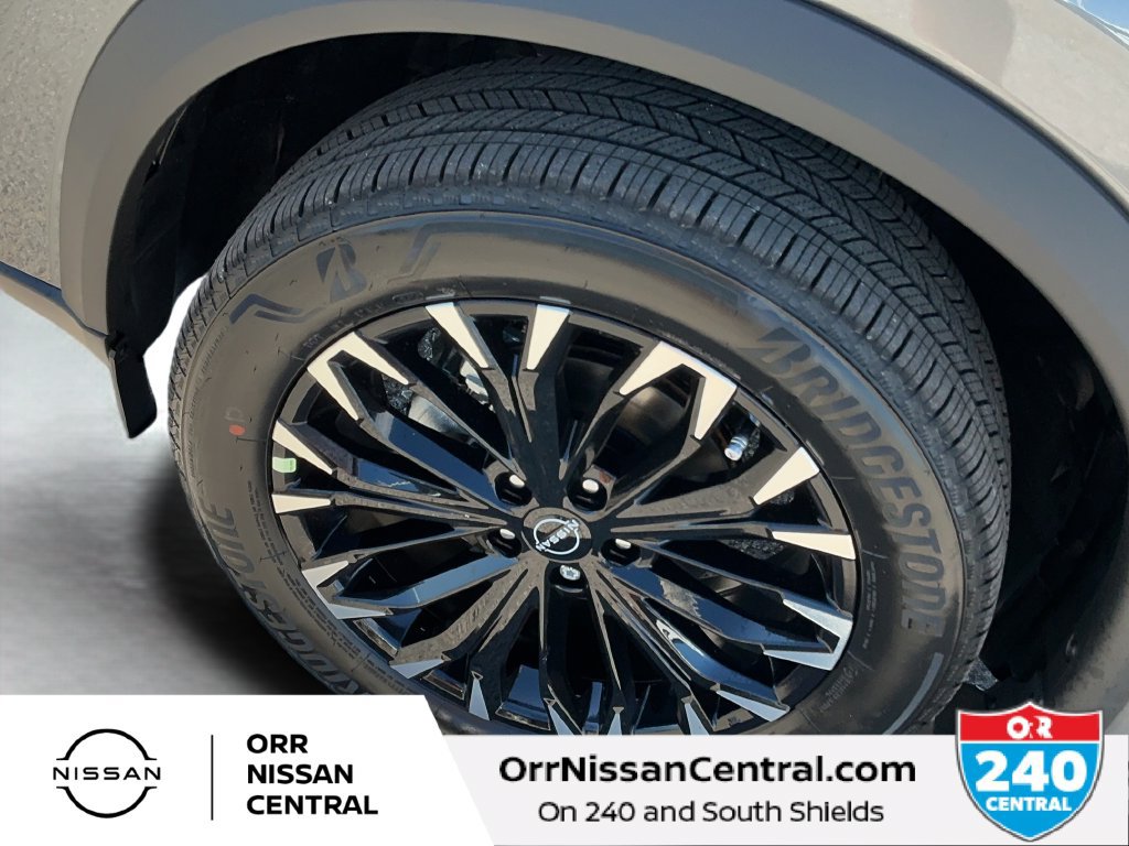 New 2027 Nissan Rogue Dark Armor FWD image 9