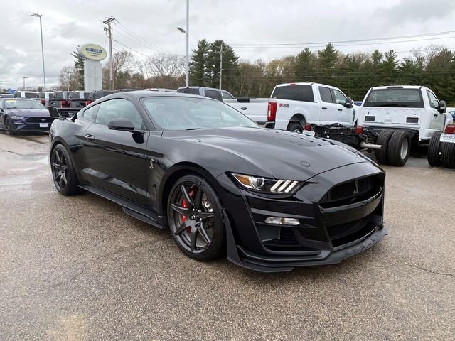 Used 2022 Ford Mustang Shelby GT500 w/ Carbon Fiber Track Pack RWD image 1