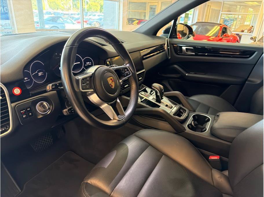 Used 2020 Porsche Cayenne AWD/4WD image 12