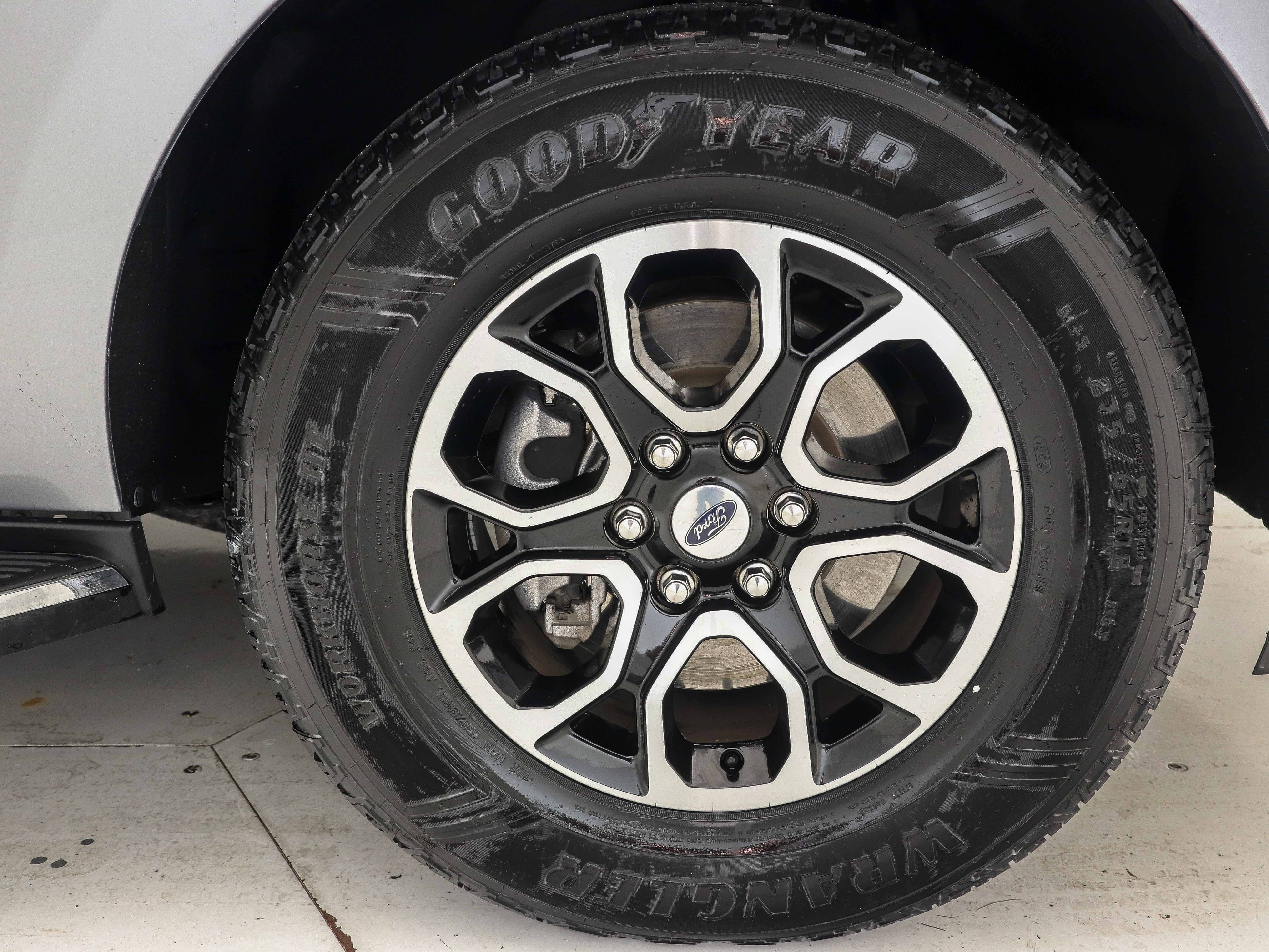 Used 2023 Ford Expedition Max XLT image 34