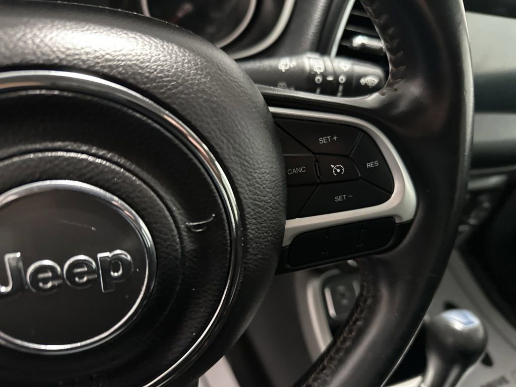 Used 2020 Jeep Compass Latitude FWD image 17