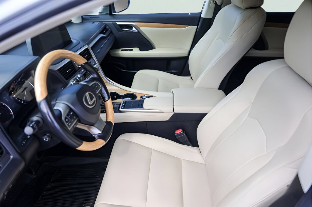 Used 2021 Lexus RX 350L FWD w/ Premium Package image 12