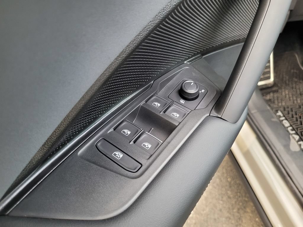 New 2026 Volkswagen Tiguan SE R-Line AWD/4WD image 26