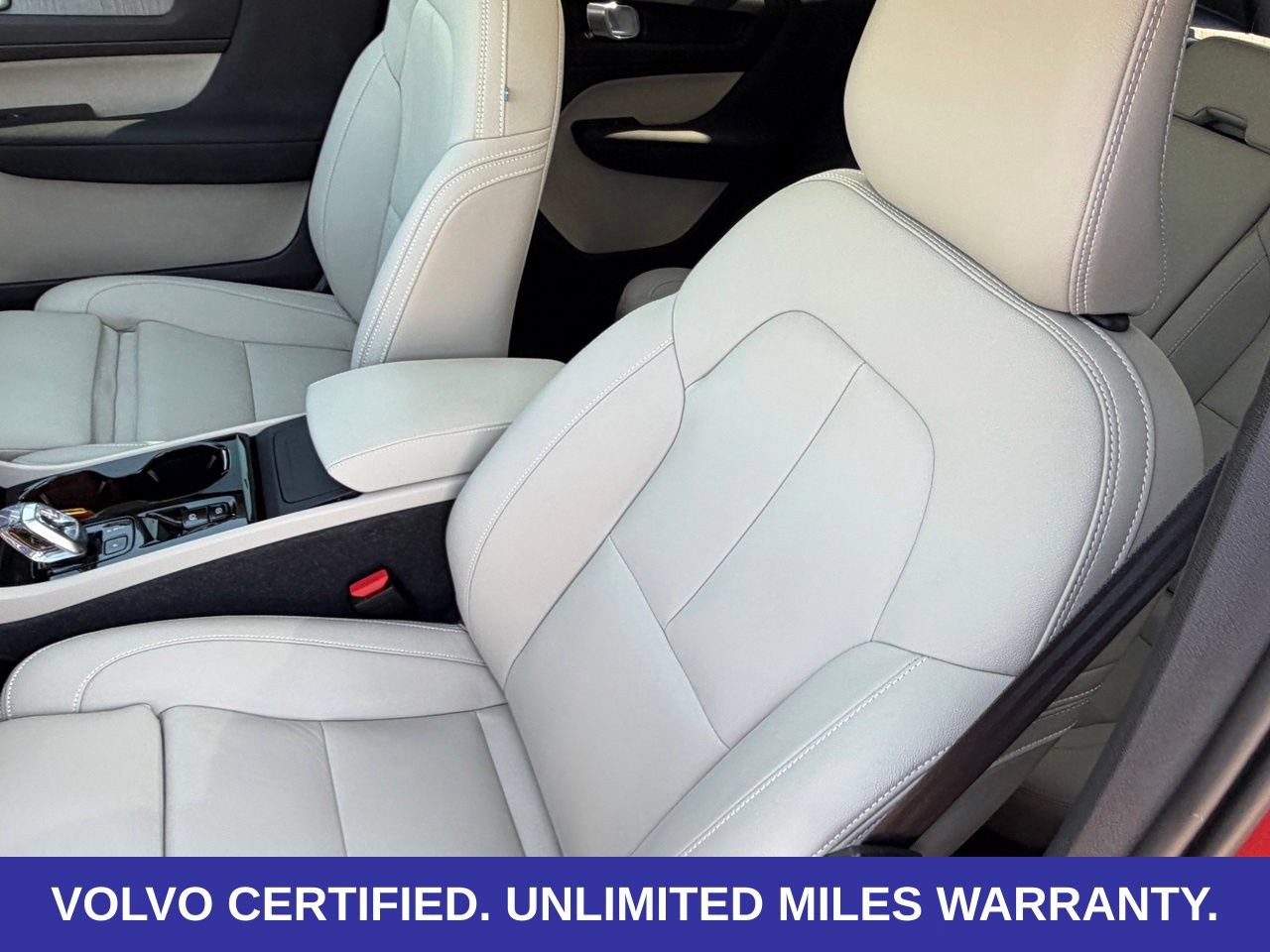 Certified 2024 Volvo XC40 B5 Plus AWD/4WD image 30