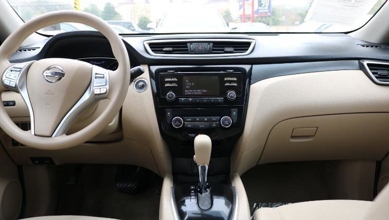 Used 2015 Nissan Rogue SV image 17
