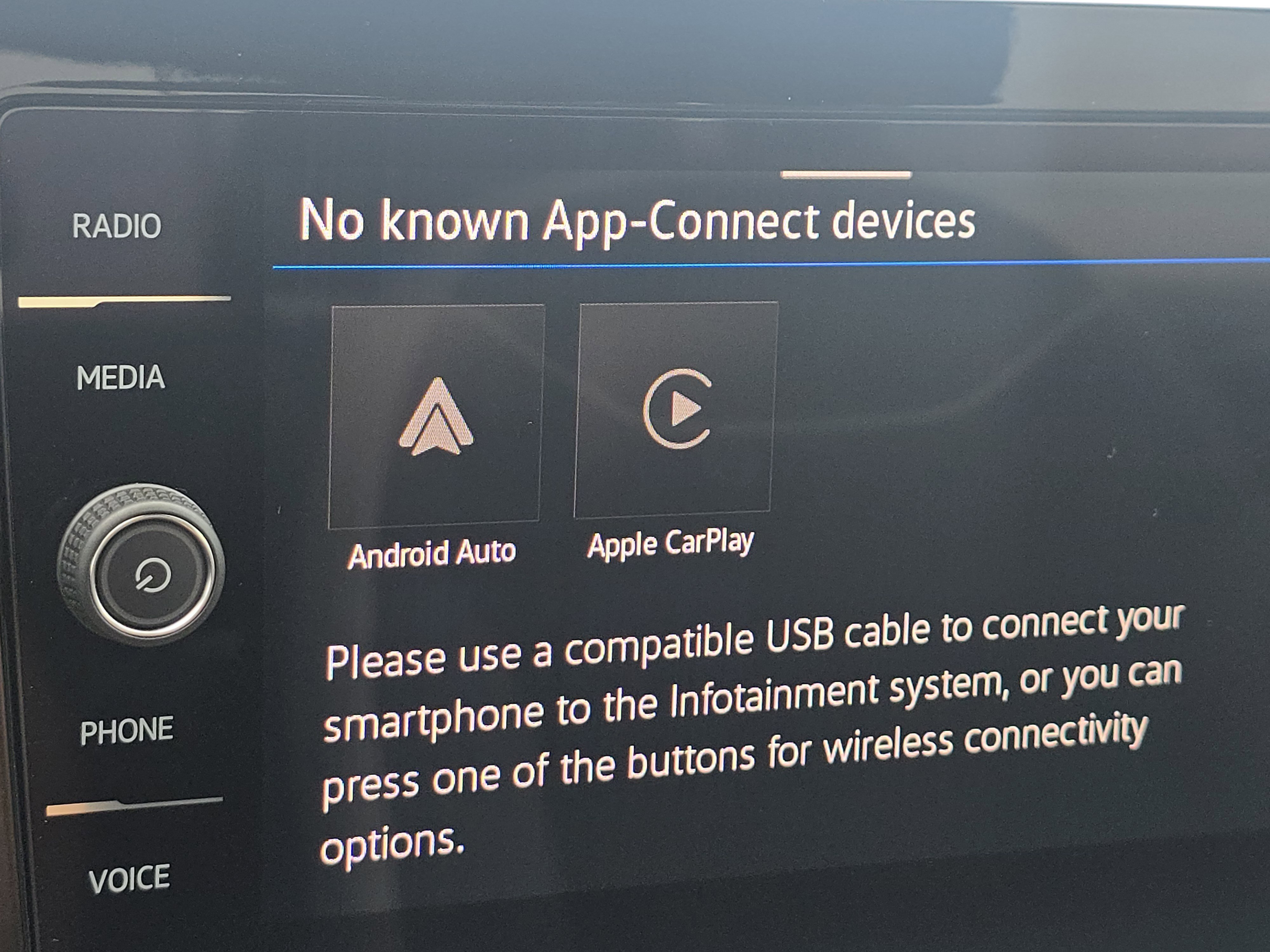 New 2025 Volkswagen Taos SE image 9