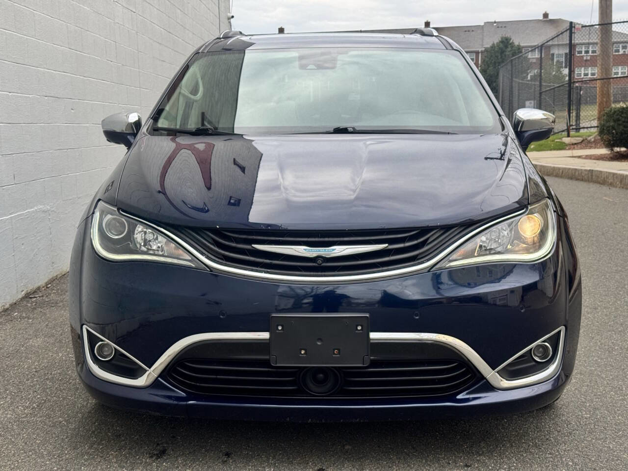 Used 2018 Chrysler Pacifica Limited w/ Advanced Safetytec Group image 4
